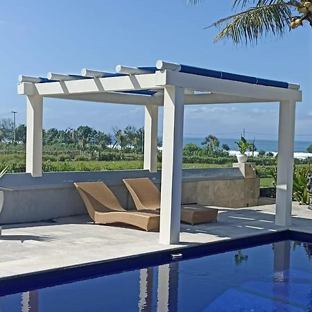 Medewi Manor Aparthotel Airsatang Bagian luar foto