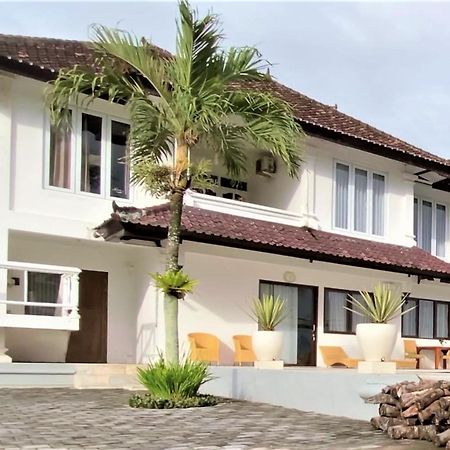 Medewi Manor Aparthotel Airsatang Bagian luar foto