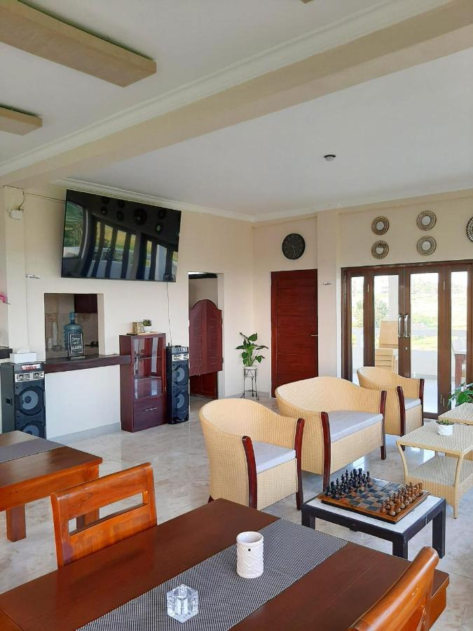 Medewi Manor Aparthotel Airsatang Bagian luar foto