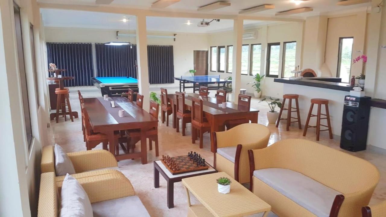 Medewi Manor Aparthotel Airsatang Bagian luar foto