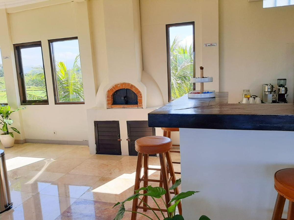 Medewi Manor Aparthotel Airsatang Bagian luar foto