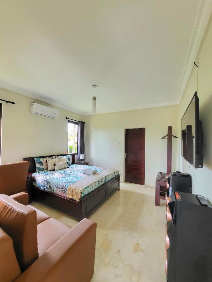 Medewi Manor Aparthotel Airsatang Bagian luar foto