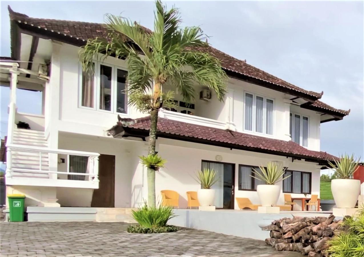 Medewi Manor Aparthotel Airsatang Bagian luar foto
