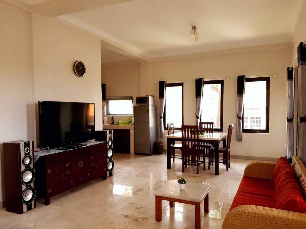 Medewi Manor Aparthotel Airsatang Bagian luar foto