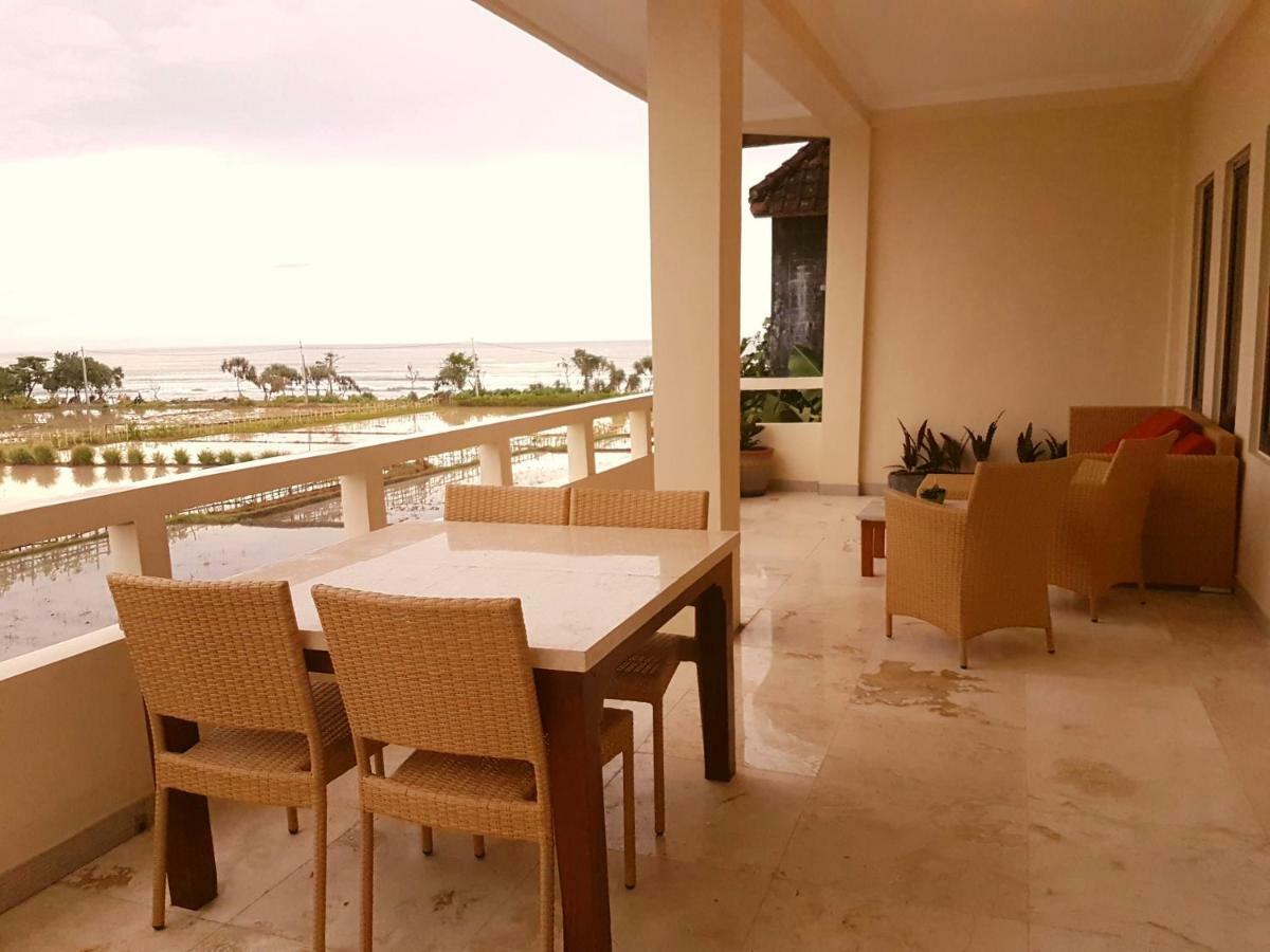 Medewi Manor Aparthotel Airsatang Bagian luar foto